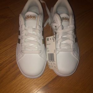 Adidas kids baseline sneakers
